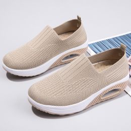 Women's Middle-aged And Elderly Mom Mesh Outdoor Running Shoes (Option: Beige-35)